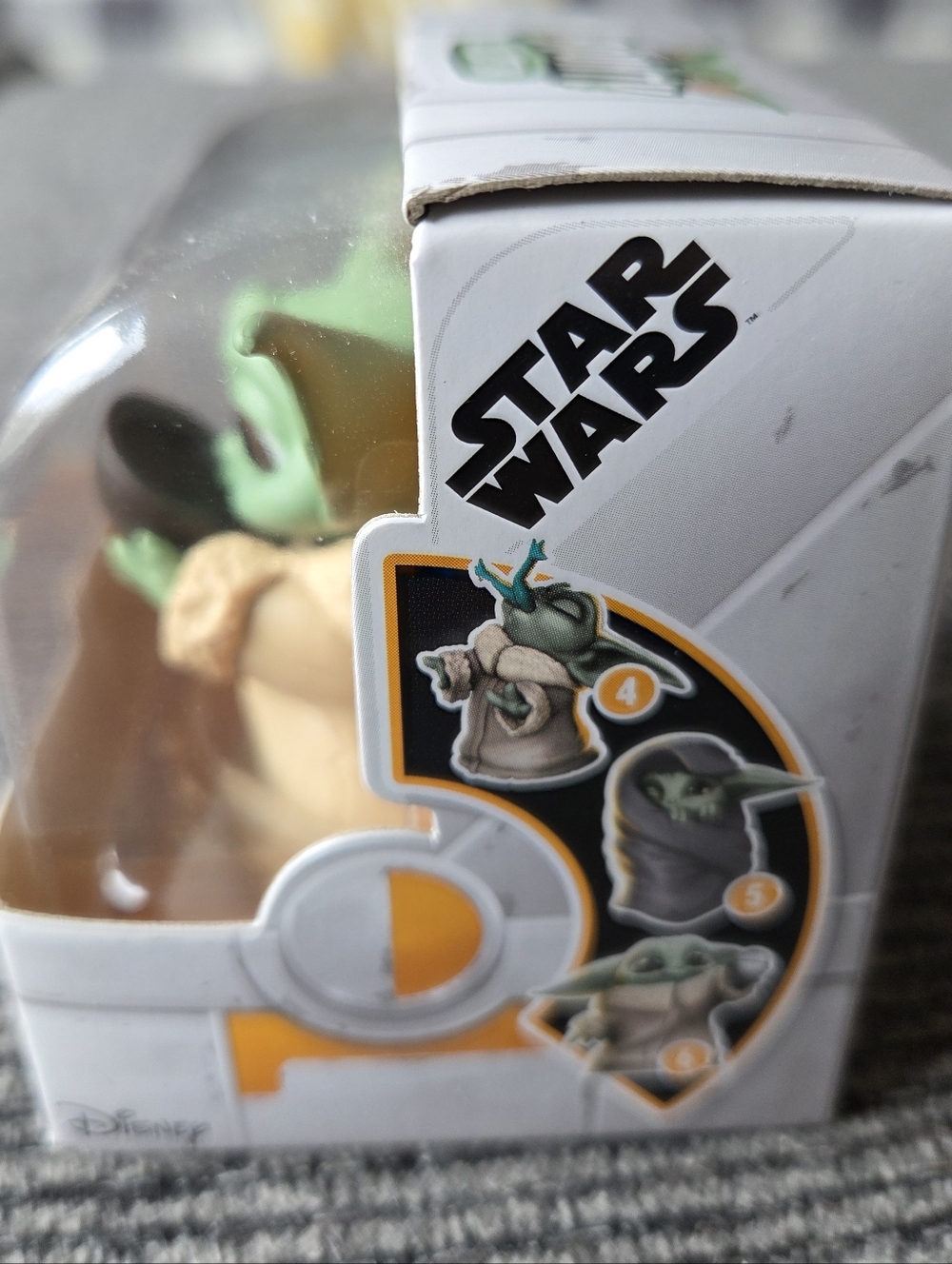 Star Wars The Child (Grogu) Collectible Figure - Picture 3 of 4
